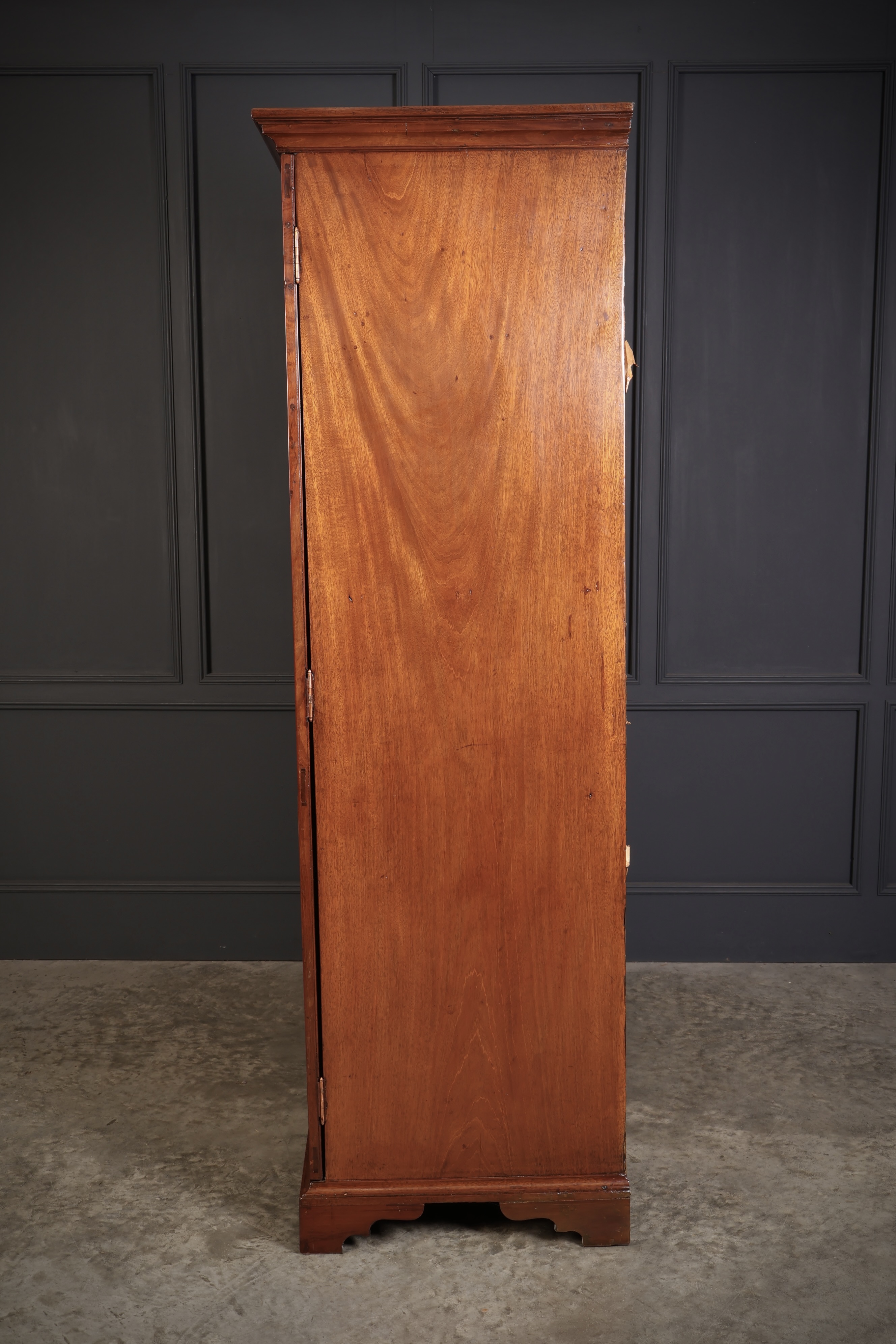 Georgian Flame Mahogany Wardrobe antique wardrobes Antique Furniture 7